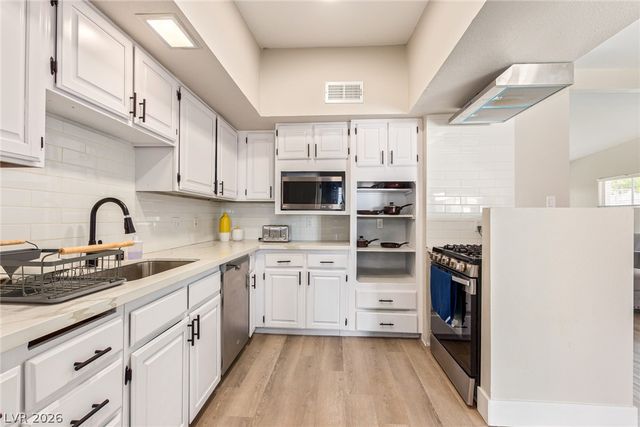 1028 Nassau Drive, Las Vegas, NV 89108