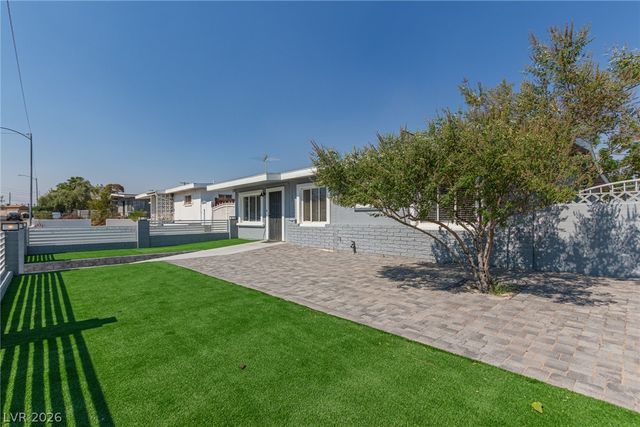 1028 Nassau Drive, Las Vegas, NV 89108