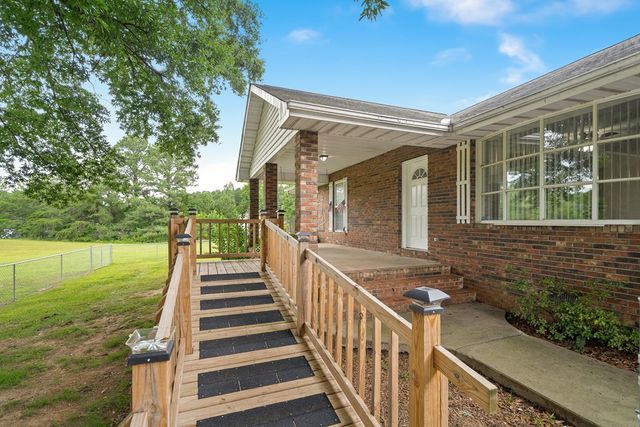 3372 Dobson Drive, Rocky Face, GA 30740