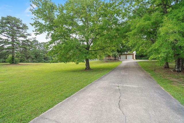 3372 Dobson Drive, Rocky Face, GA 30740