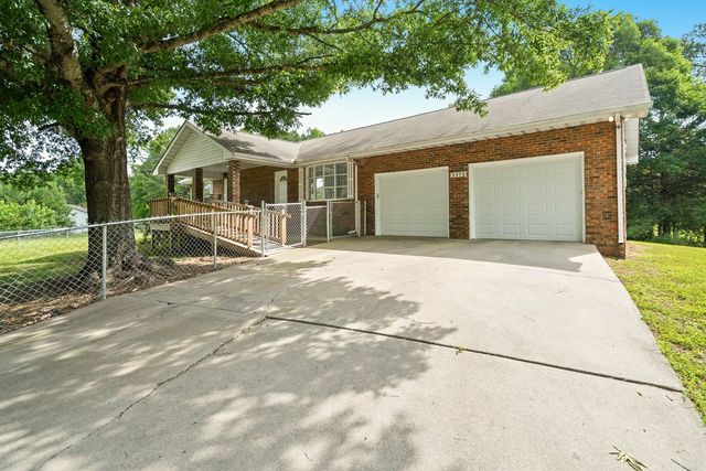 3372 Dobson Drive, Rocky Face, GA 30740