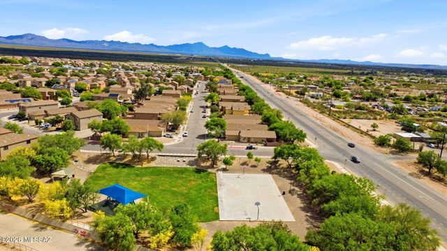 7816 S Baja Stone Avenue, Tucson, AZ 85756