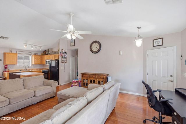 7816 S Baja Stone Avenue, Tucson, AZ 85756