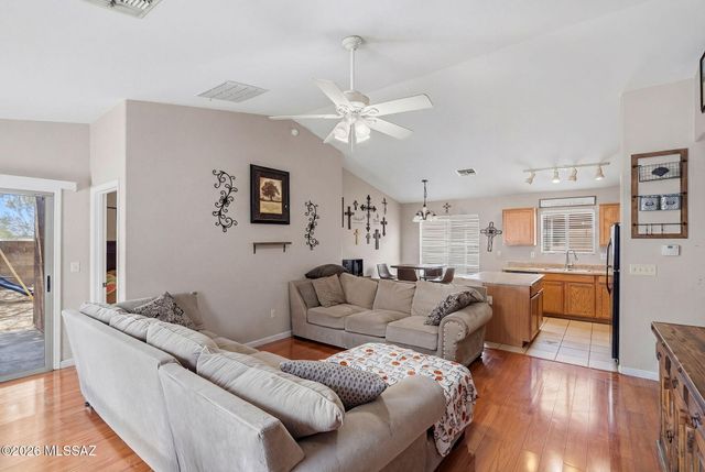 7816 S Baja Stone Avenue, Tucson, AZ 85756