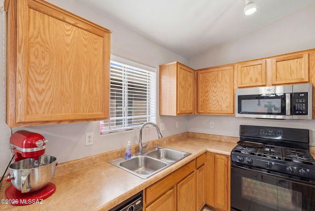 7816 S Baja Stone Avenue, Tucson, AZ 85756