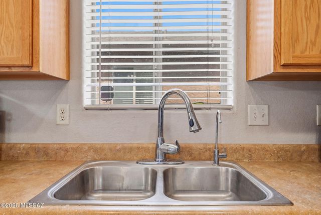 7816 S Baja Stone Avenue, Tucson, AZ 85756