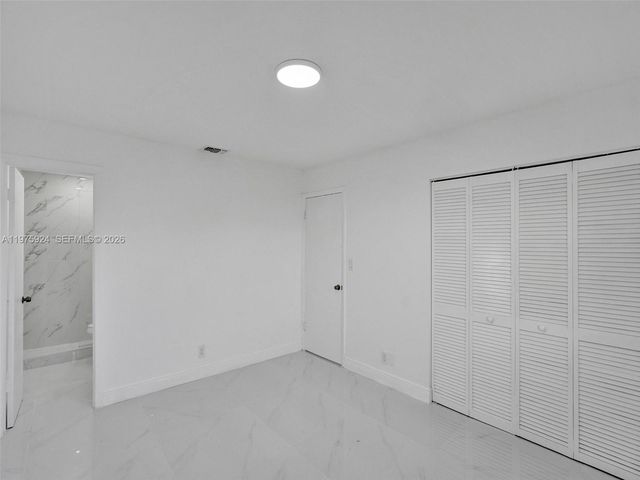 10051 Winding Lake Rd 201, Sunrise, FL 33351