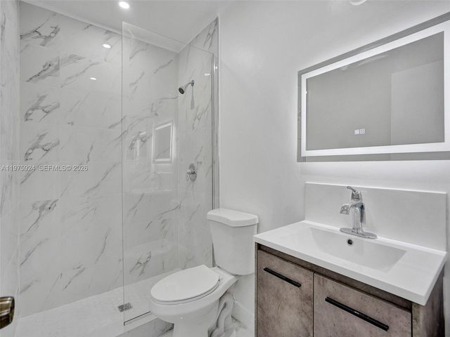 10051 Winding Lake Rd 201, Sunrise, FL 33351