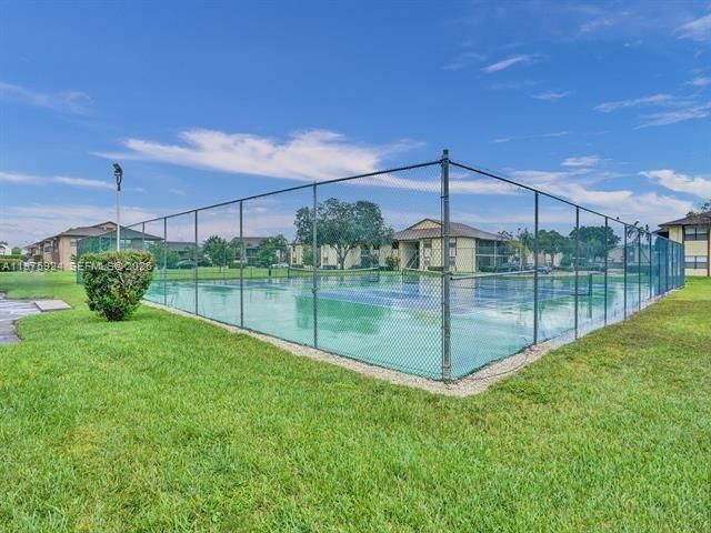 10051 Winding Lake Rd 201, Sunrise, FL 33351