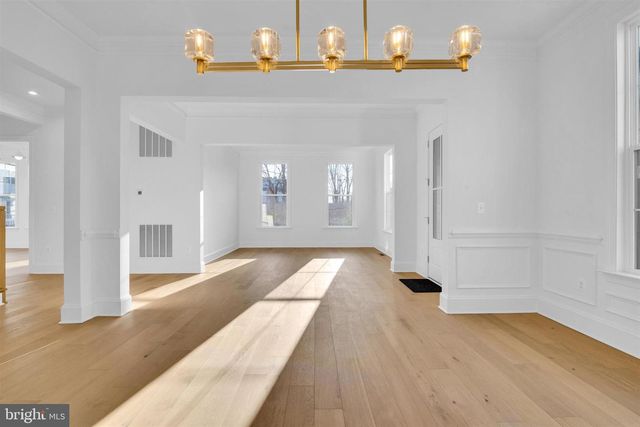 2021 NORDLIE PL, Falls Church, VA 22043