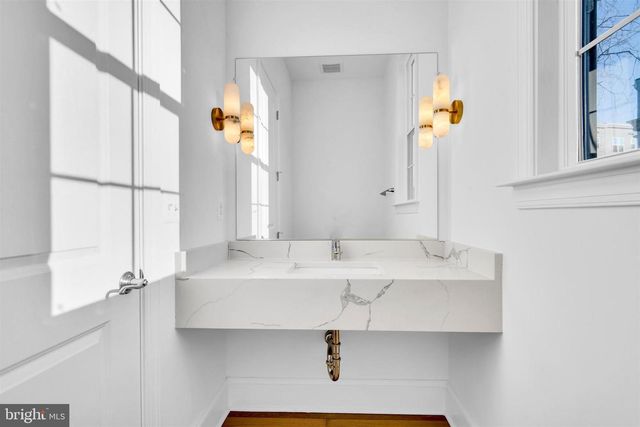 2021 NORDLIE PL, Falls Church, VA 22043