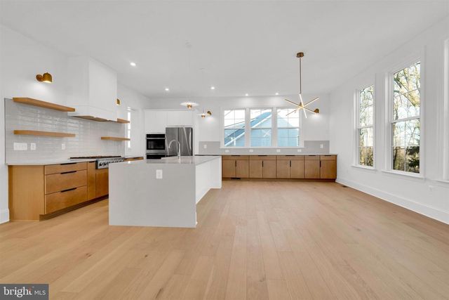 2021 NORDLIE PL, Falls Church, VA 22043