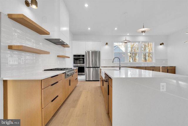 2021 NORDLIE PL, Falls Church, VA 22043