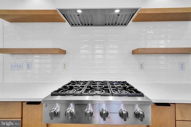 2021 NORDLIE PL, Falls Church, VA 22043