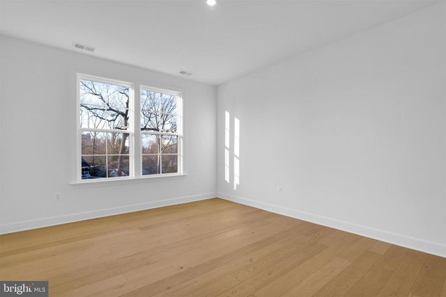 2021 NORDLIE PL, Falls Church, VA 22043