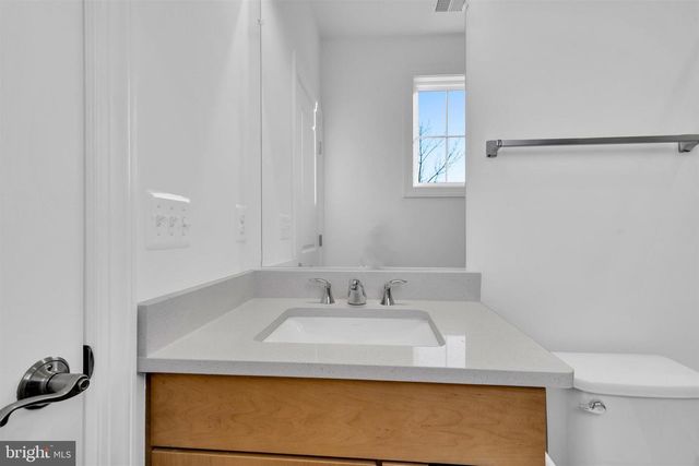 2021 NORDLIE PL, Falls Church, VA 22043