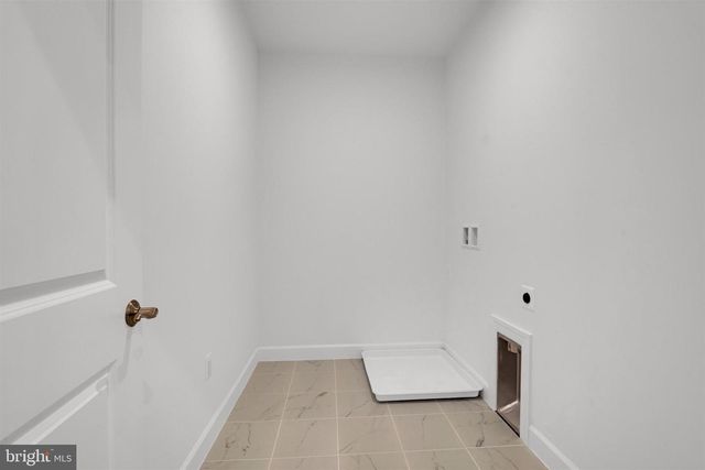 2021 NORDLIE PL, Falls Church, VA 22043