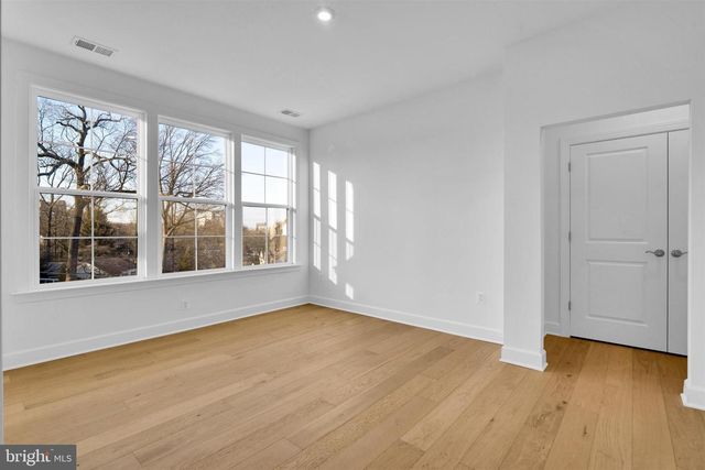 2021 NORDLIE PL, Falls Church, VA 22043