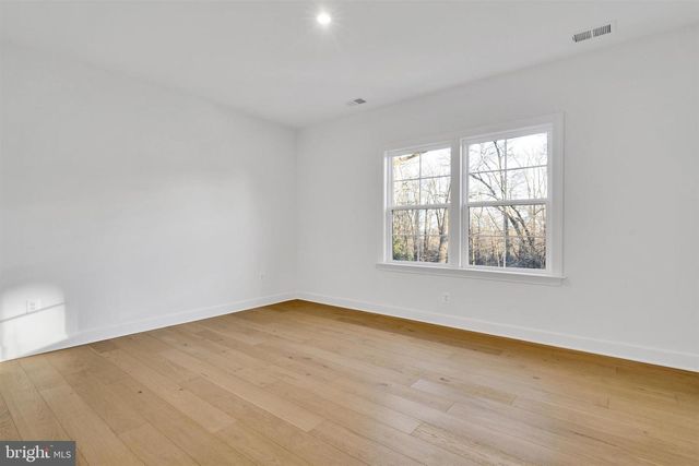 2021 NORDLIE PL, Falls Church, VA 22043