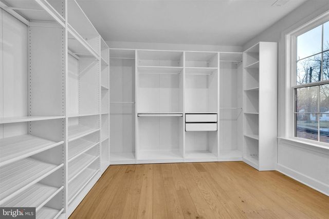 2021 NORDLIE PL, Falls Church, VA 22043