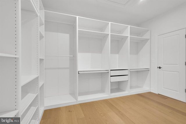 2021 NORDLIE PL, Falls Church, VA 22043