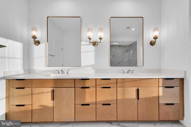 2021 NORDLIE PL, Falls Church, VA 22043