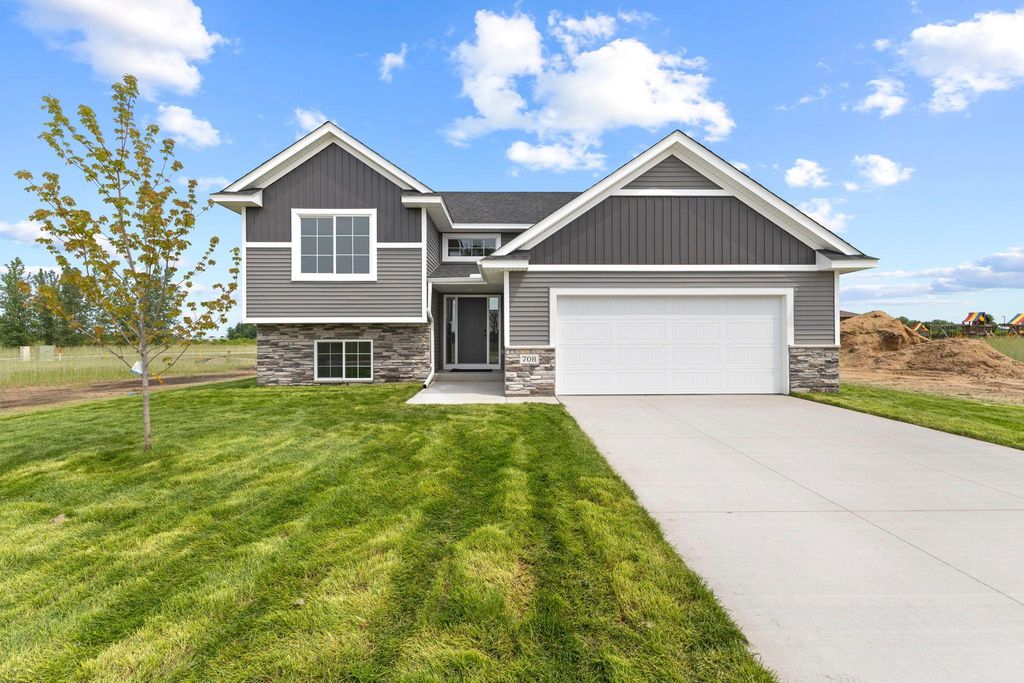 706 Margaret Lane NE, Isanti, MN 55040