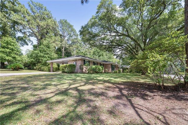 1008 Chalet W Drive, Mobile, AL 36608