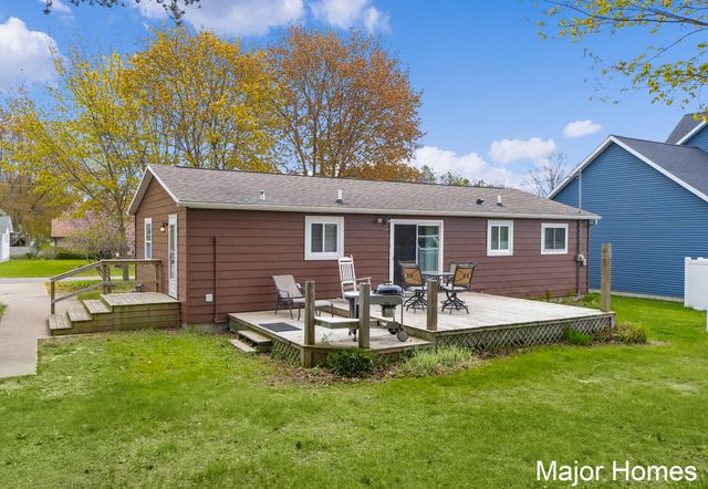 1015 Vogel Street, Ludington, MI 49431