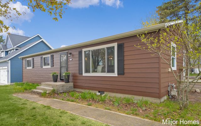 1015 Vogel Street, Ludington, MI 49431