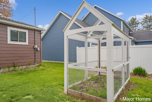 1015 Vogel Street, Ludington, MI 49431