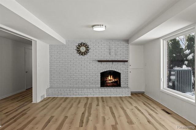 5570 Forman Drive, Bloomfield Hills, MI 48301