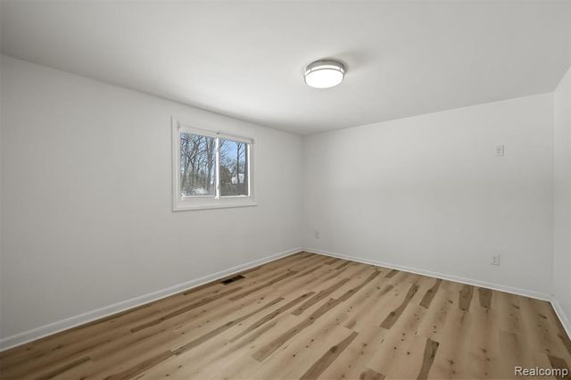 5570 Forman Drive, Bloomfield Hills, MI 48301