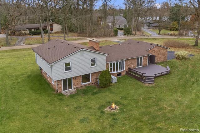 5570 Forman Drive, Bloomfield Hills, MI 48301