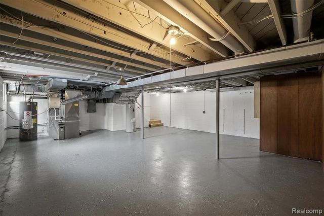 5570 Forman Drive, Bloomfield Hills, MI 48301