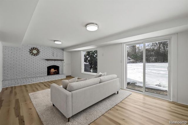 5570 Forman Drive, Bloomfield Hills, MI 48301