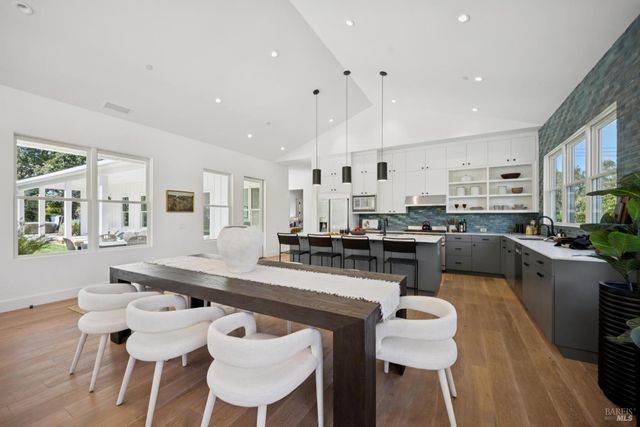 20685 5th St E, Sonoma, CA 95476