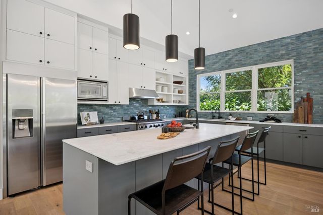 20685 5th St E, Sonoma, CA 95476