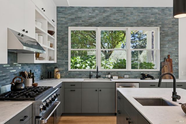 20685 5th St E, Sonoma, CA 95476