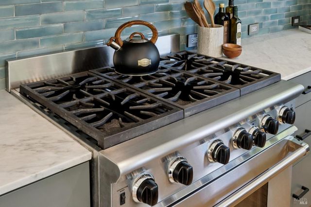 20685 5th St E, Sonoma, CA 95476