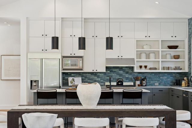 20685 5th St E, Sonoma, CA 95476