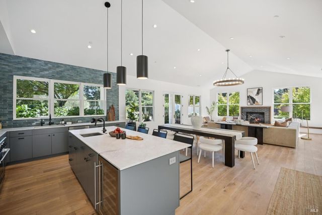 20685 5th St E, Sonoma, CA 95476