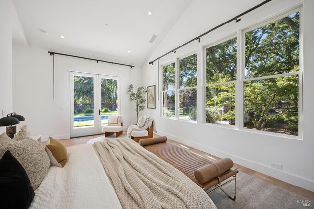 20685 5th St E, Sonoma, CA 95476