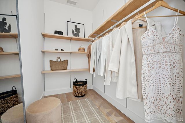 20685 5th St E, Sonoma, CA 95476