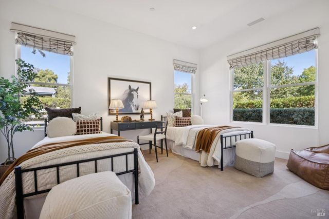 20685 5th St E, Sonoma, CA 95476