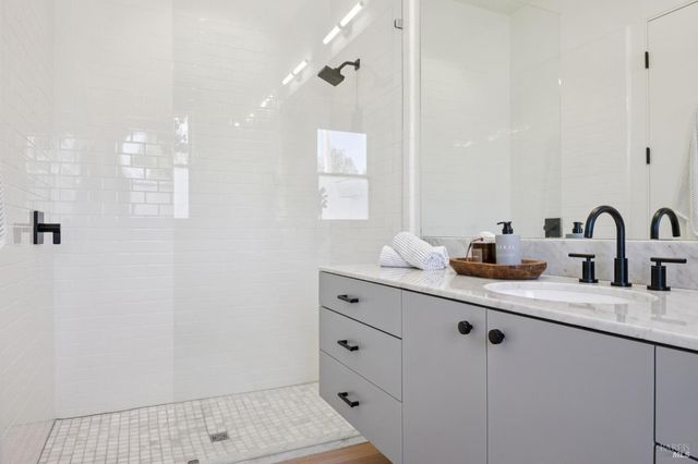 20685 5th St E, Sonoma, CA 95476