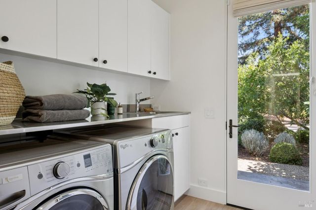 20685 5th St E, Sonoma, CA 95476