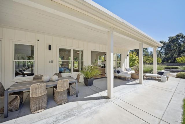 20685 5th St E, Sonoma, CA 95476