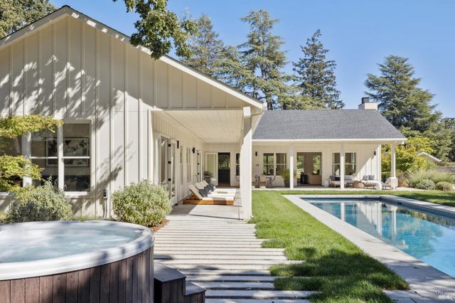 20685 5th St E, Sonoma, CA 95476