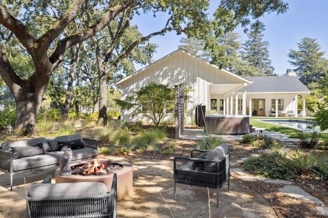 20685 5th St E, Sonoma, CA 95476